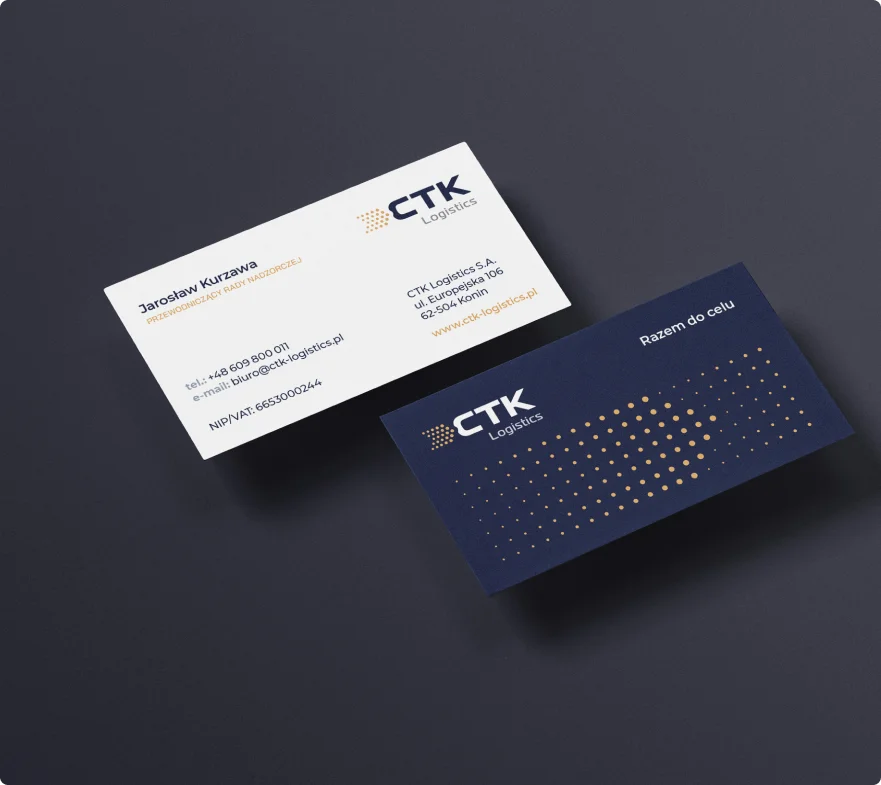 Identyfikacja wizualna CTK Logistics obejmuje eleganckie wizytówki, papier firmowy, torbę i kalendarz, utrzymane w granatowo-złotej kolorystyce.