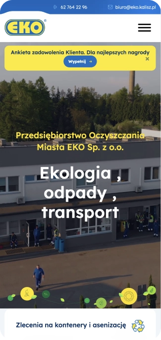 Drugi ekran podkreśla zaangażowanie firmy w działalność społeczną. Zdjęcia przedstawiają wydarzenia, takie jak wizyty przedszkolaków w zakładzie oraz promocję ekologicznych działań w lokalnych społecznościach.
