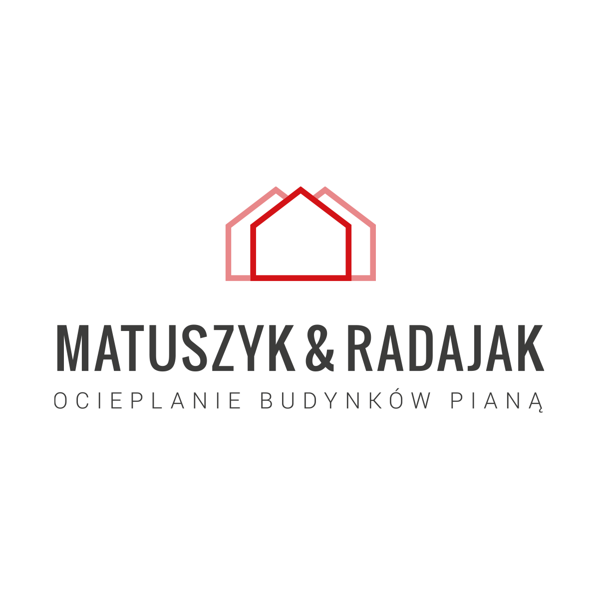 Logo Matuszyk & Radajak – Ocieplanie Budynków Pianą zawiera stylizowany czerwony dom jako symbol izolacji. Minimalistyczna typografia podkreśla profesjonalizm.